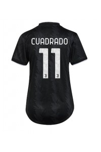 Fotbalové Dres Juventus Juan Cuadrado #11 Dámské Venkovní Oblečení 2022-23 Krátký Rukáv